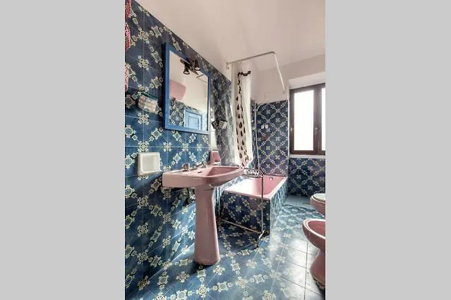 Apartment Lorenzo Magnifico Typical Home Heart Of Florence Italy