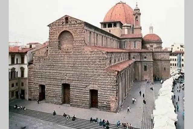 Apartment Lorenzo Magnifico Typical Home Heart Of Florence Italy