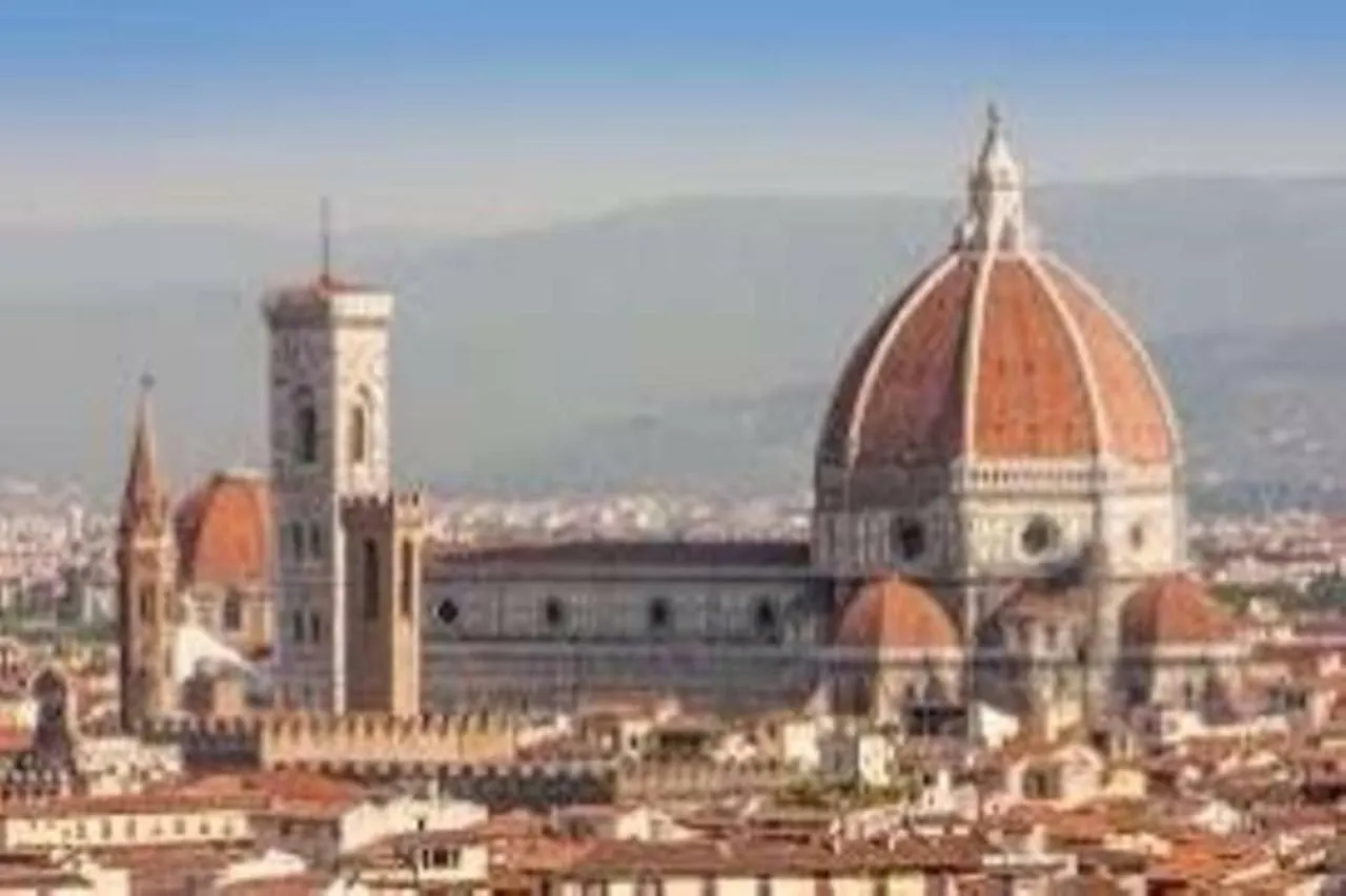 Apartment Lorenzo Magnifico Typical Home Heart Of Florence Italy